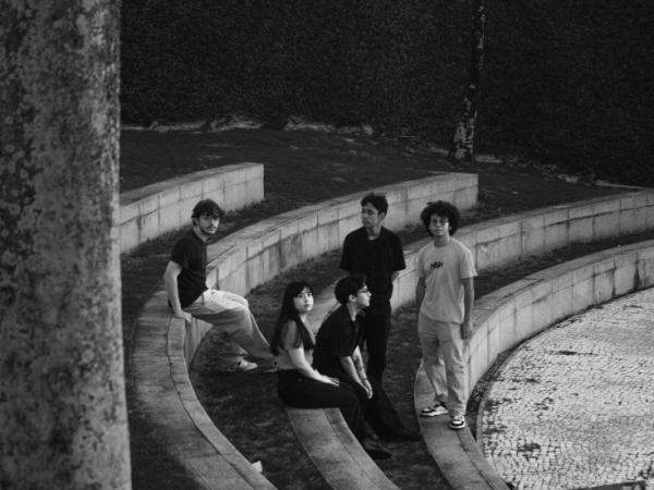 Tecendo Ficções: a solidão e a beleza no shoegaze do primeiro álbum da Lento,&nbsp;Distante